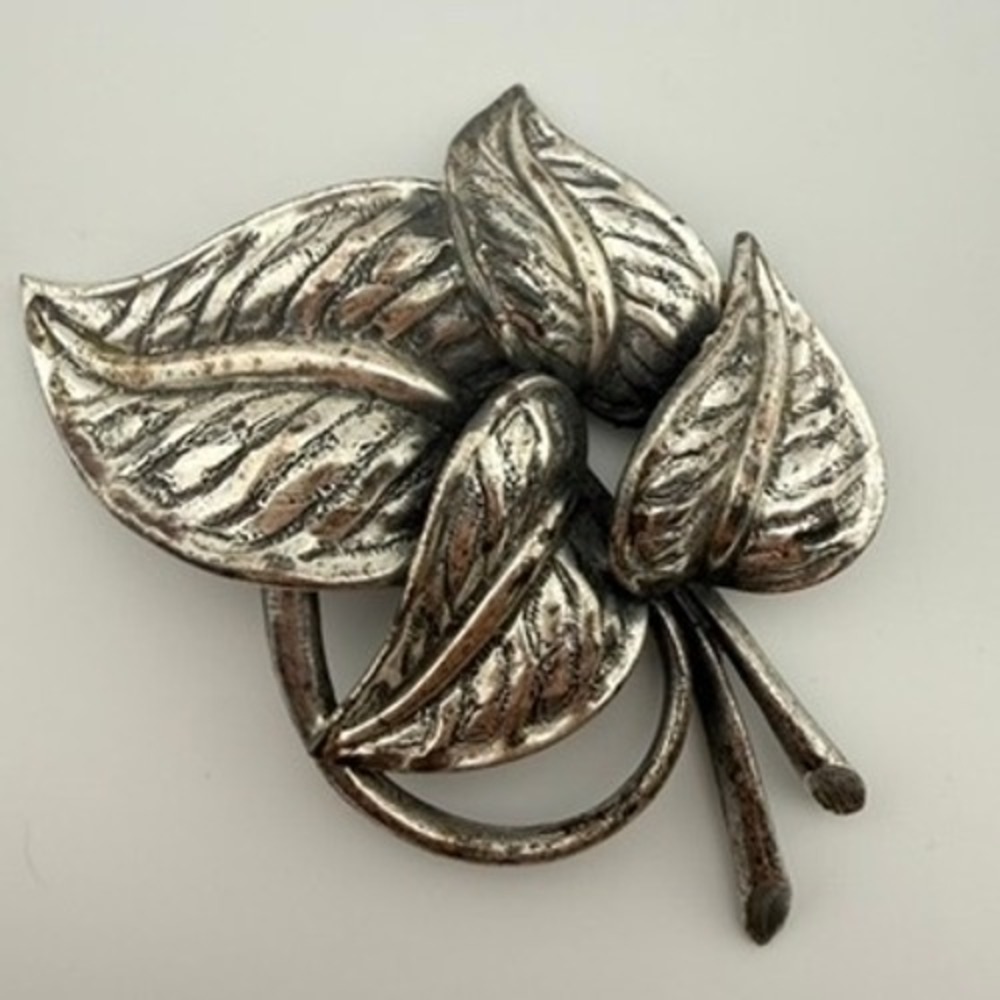 Tortolani Vintage Leaf Brooch Silver Tone Large Botanical Textured Design